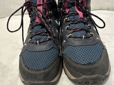 Merrell youth size 1 teal with hot pink trim waterproof, hiking boots
