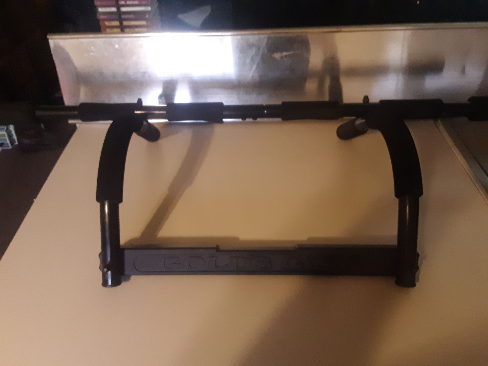 Golds Gym Doorway Pullup Bar