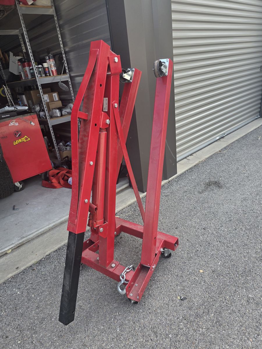 Folding Engine Hoist with Attachable Bed/Cab lifter
