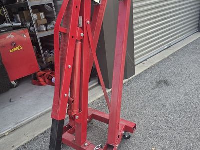 Folding Engine Hoist with Attachable Bed/Cab lifter