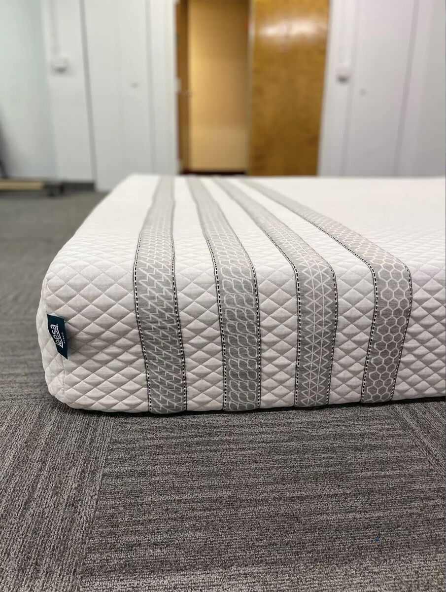 Sapira Hybrid Mattress, Full, Like New