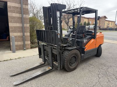 2024 Doosan 10,000lb Forklift