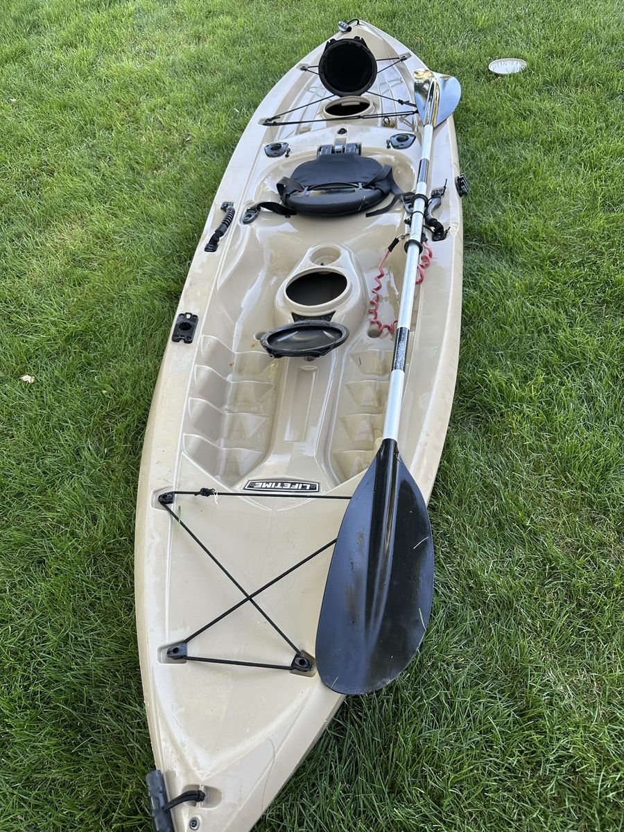 Lifetime Tamarack Angler 100 Sit-On-Top Fishing Kayak - Khaki w/ Paddle
