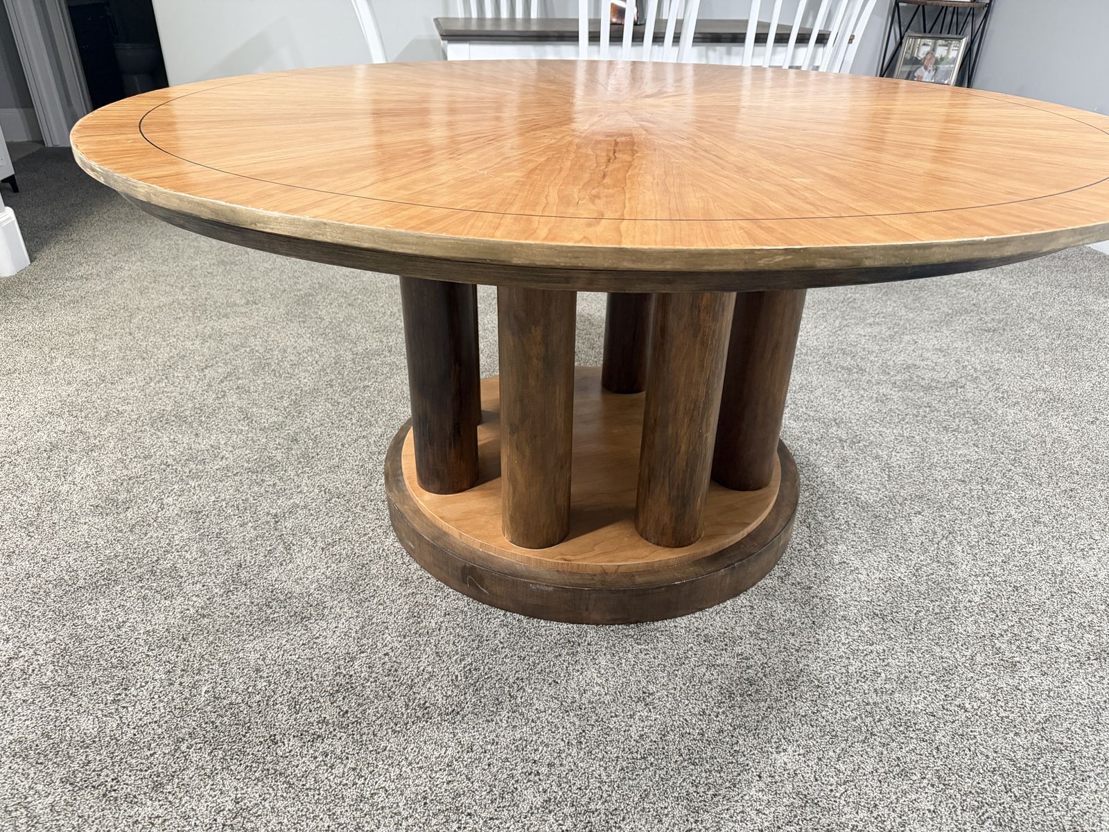 Round Table 