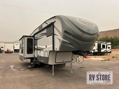 2016 Forest River RV Wildcat 295RSX Fifth Wheel Front Bedroom|Kitchen Island|Rear Living Area