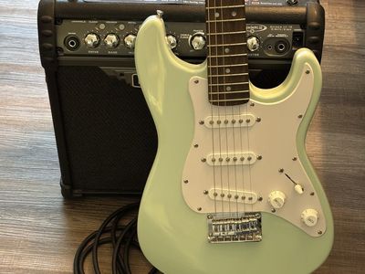 Beginner 3/4th Guitar and Amp