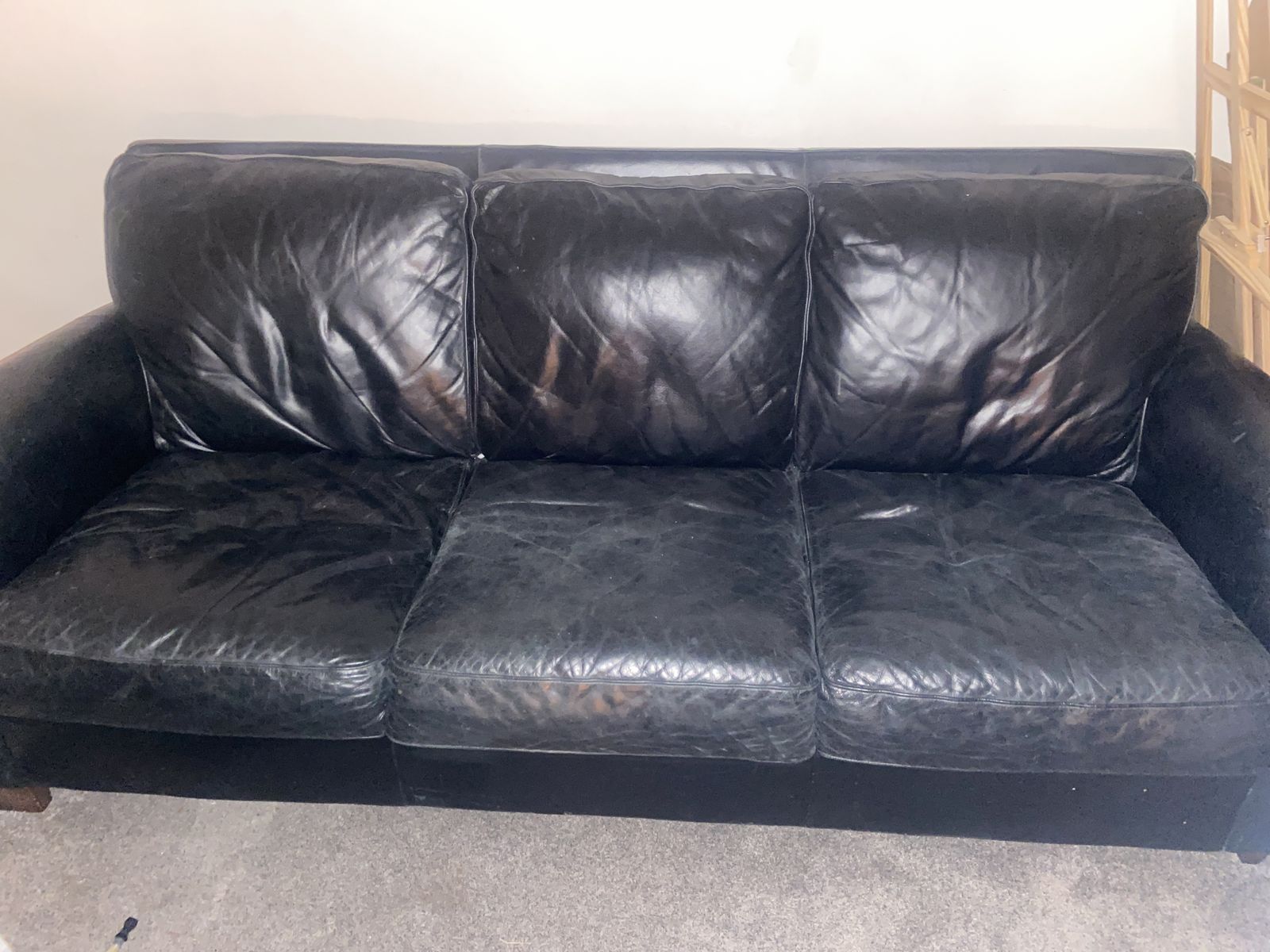 FREE LEATHER COUCH