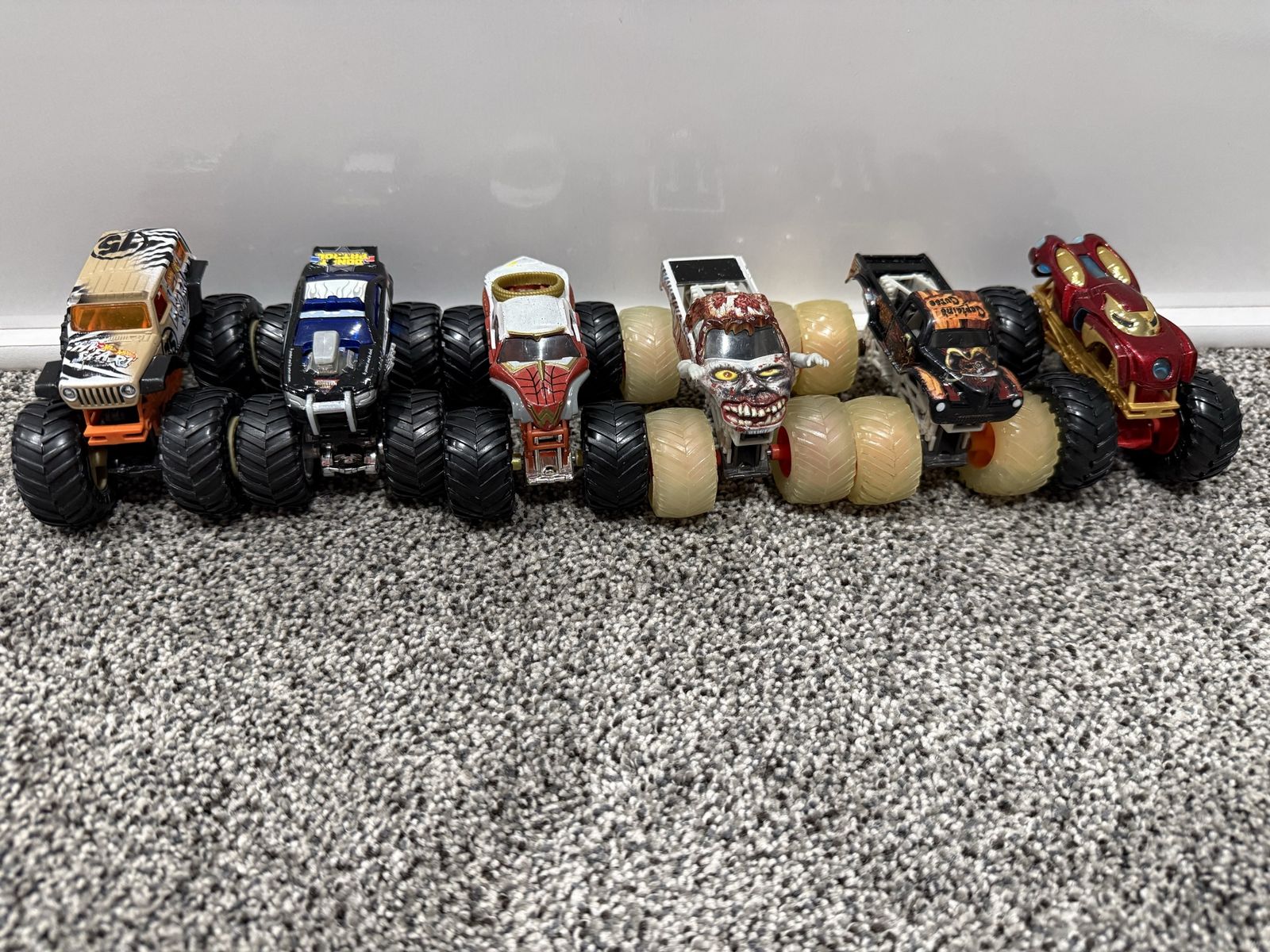 Hot Wheels Monster Jam Trucks Lot of 6 Assorted Diecast Vehicles