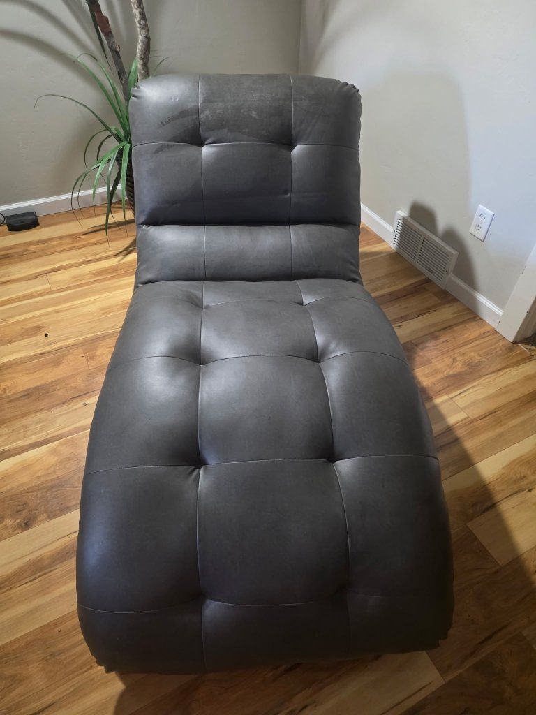 Tufted Grey Faux Leather Chaise Lounge Chair - Modern Recliner for Living Room or Bedroom