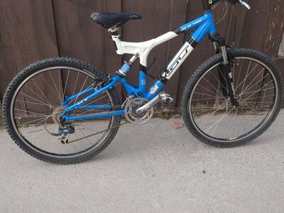 2000 Gt XCR 3000 mtn bike