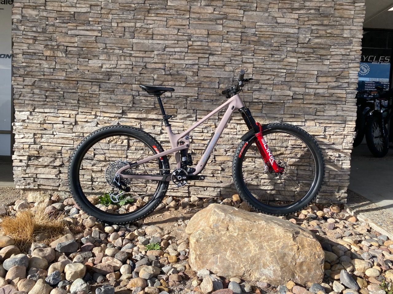 LIKE NEW Propain Hugene 3 CF Small Sram XX Transmission