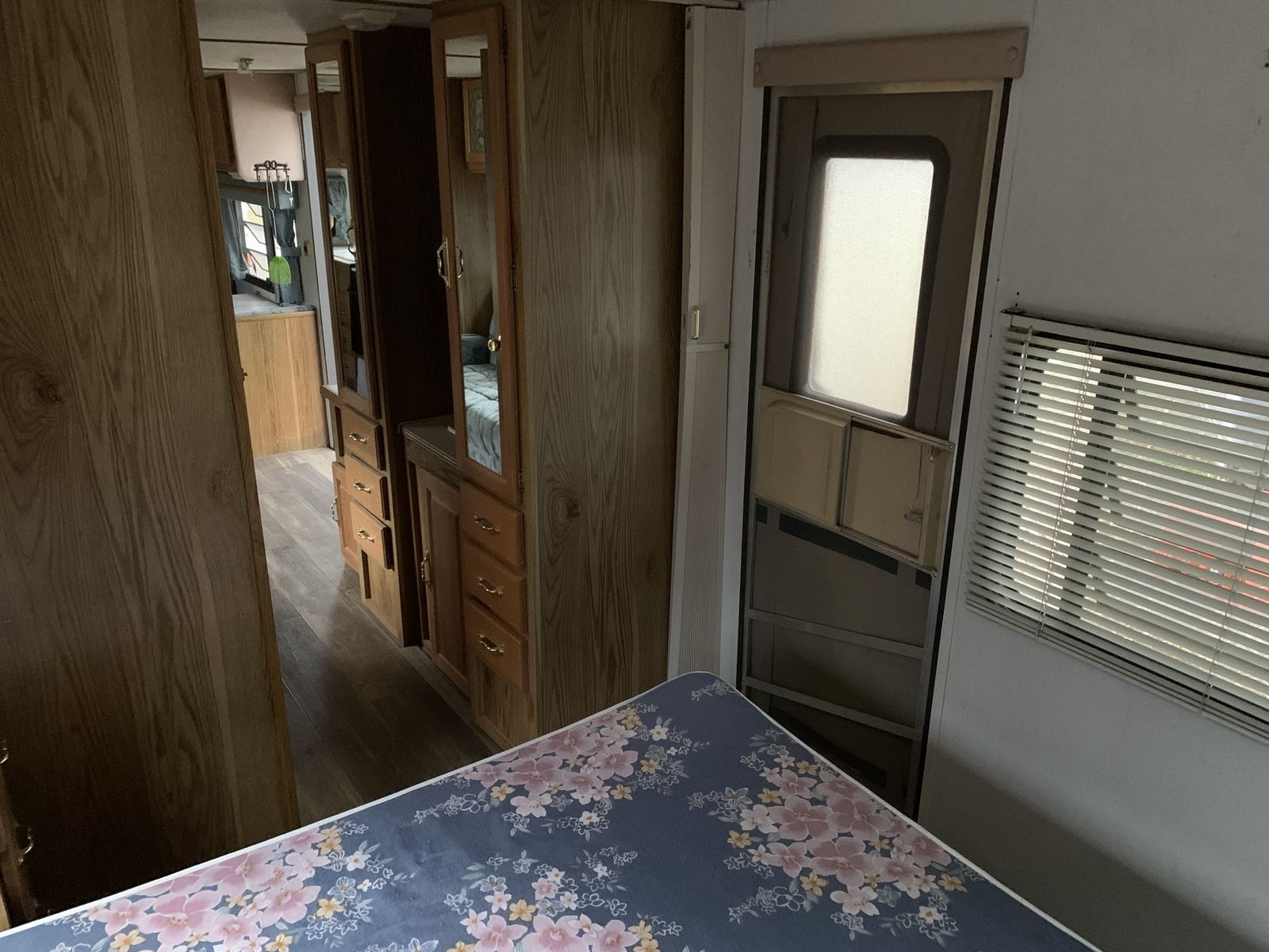 Main image 11