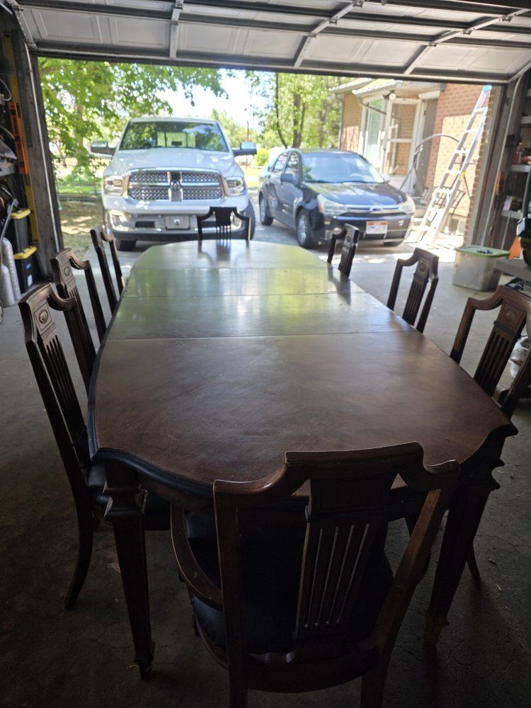 6-8 person table 8 chairs 2 leafs antique