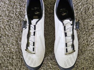 Pearl Izumi PRO Leader v4 Cycling Shoes White - Size 43