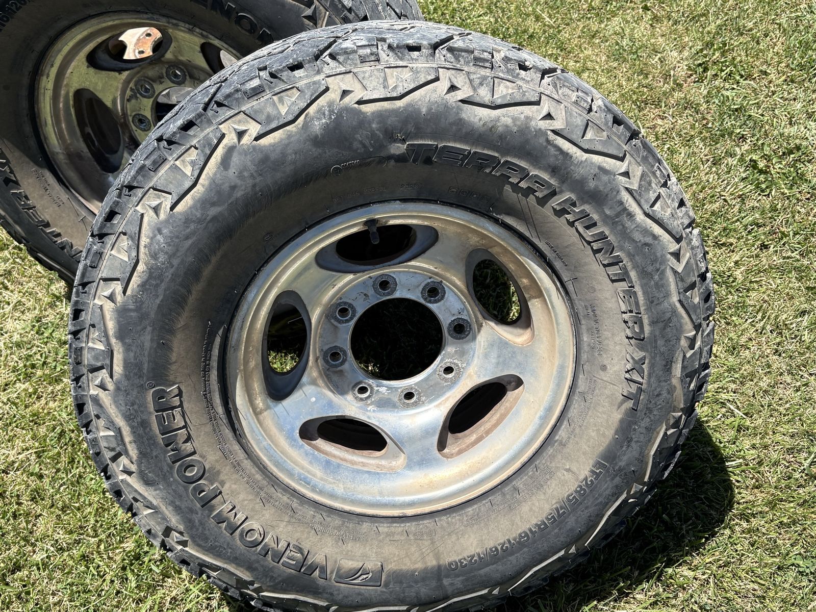 17 inch 04 ford wheels and tires
