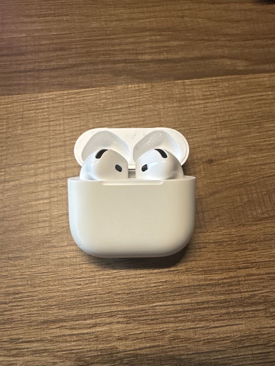 Apple AirPods 4