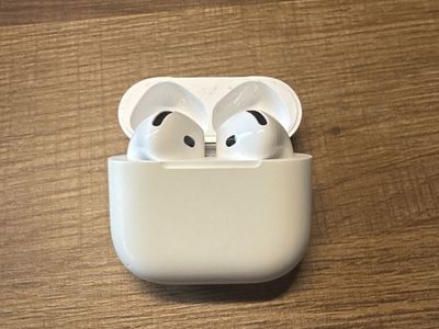 Apple AirPods 4