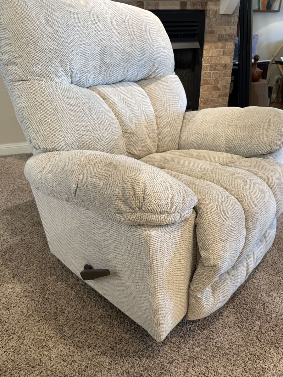 Rocker , recliner