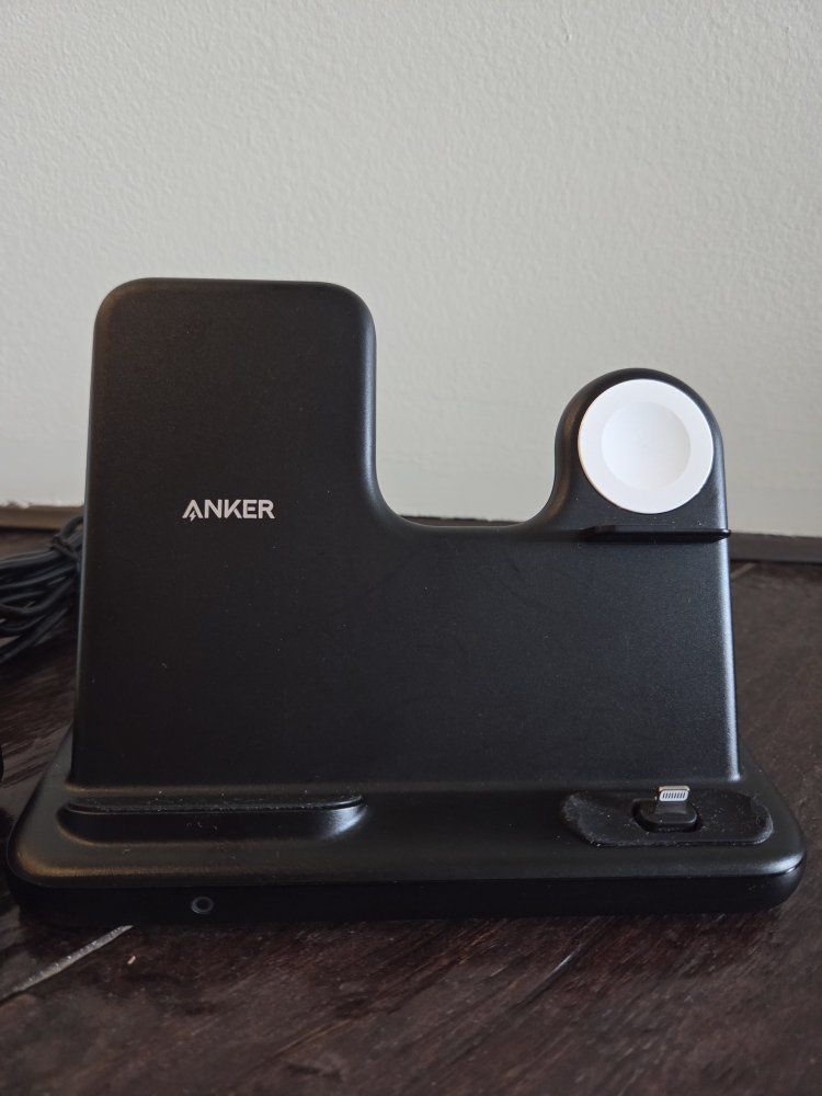 Anker PowerWave 4-in-1 Charging Station with wireless charging