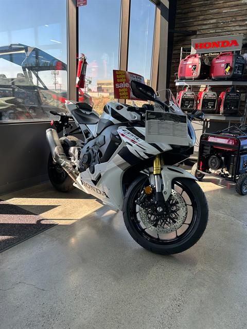 2024 Honda CBR1000RR Sportbike White