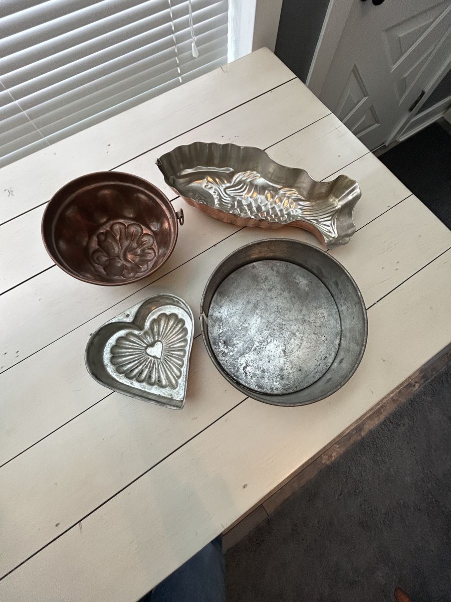 Vintage copper jello molds (3) and (1) OLD metal spring form cake pan.
