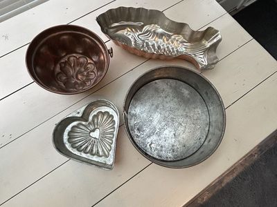 Vintage copper jello molds (3) and (1) OLD metal spring form cake pan.