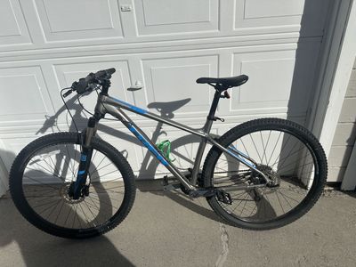 Trek X Caliber 7 Mountain Bike Size 19.5