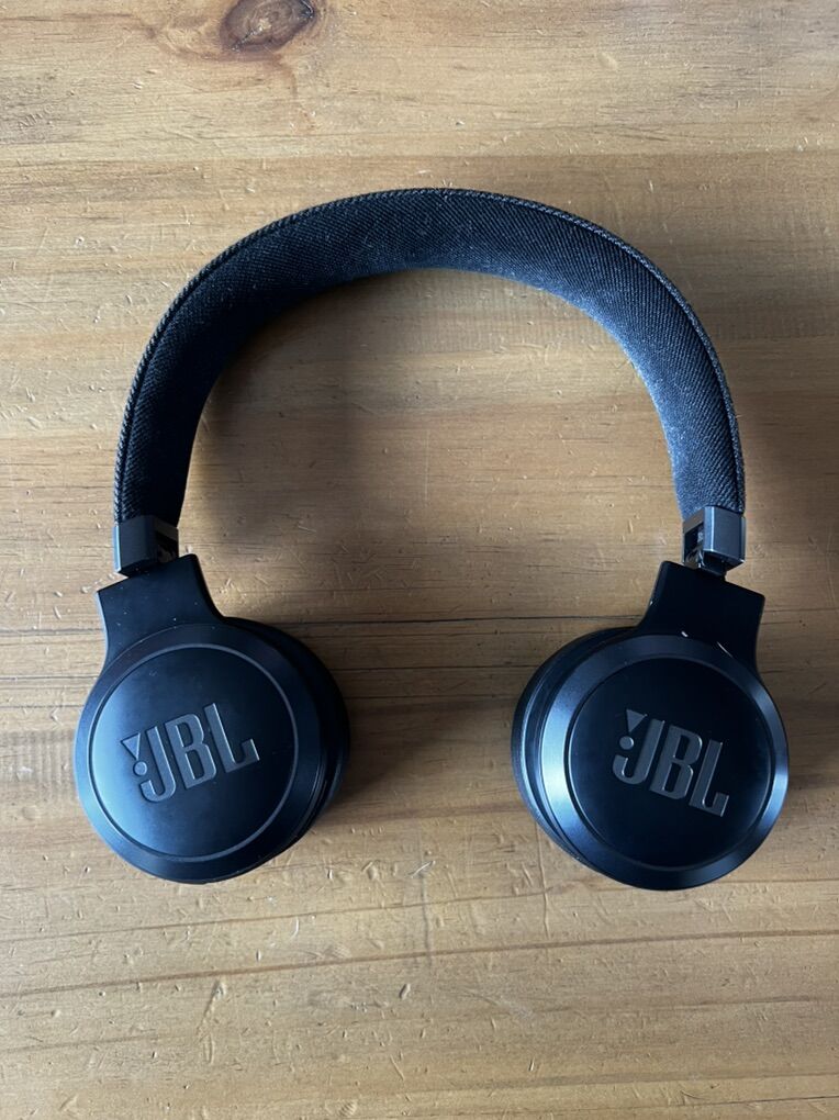 JBL live 670 Nc Headphones