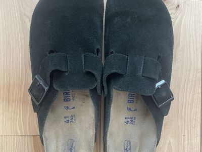 Birkenstock Boston Black Suede Soft Footbed Clogs - Size 8 men’s