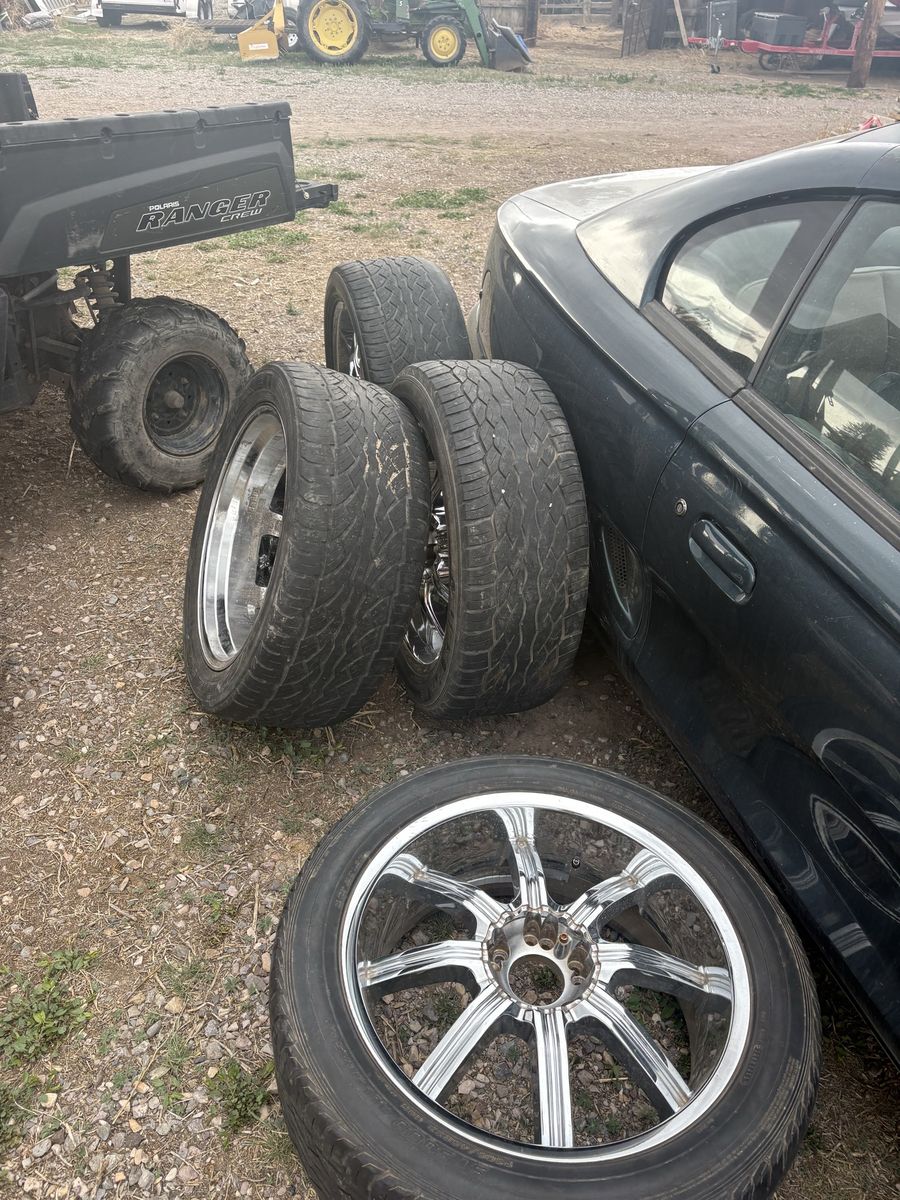 22” Chrome Wheels with 32” Tires – Set of 4 $400