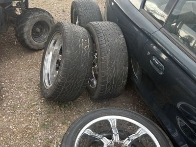 22” Chrome Wheels with 32” Tires – Set of 4 $400