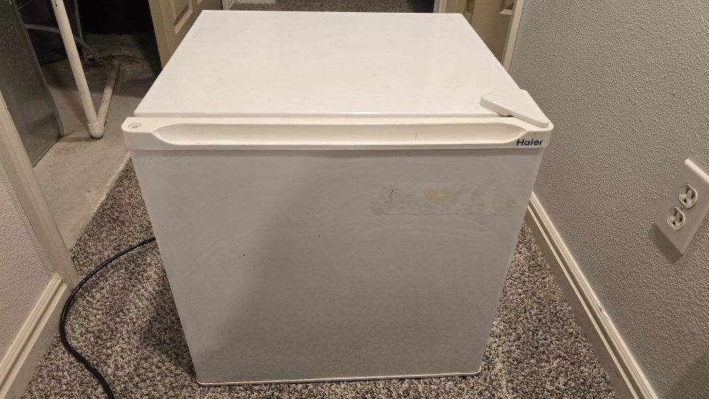 Haier White Compact Mini Refrigerator - Single Door