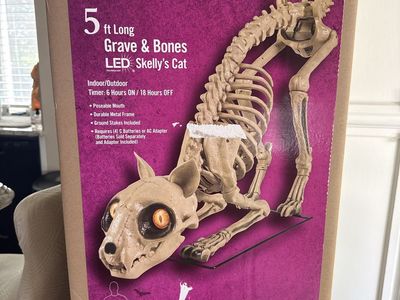 Home Depot Halloween 5ft Long Grave and Bones Skelly’s Cat