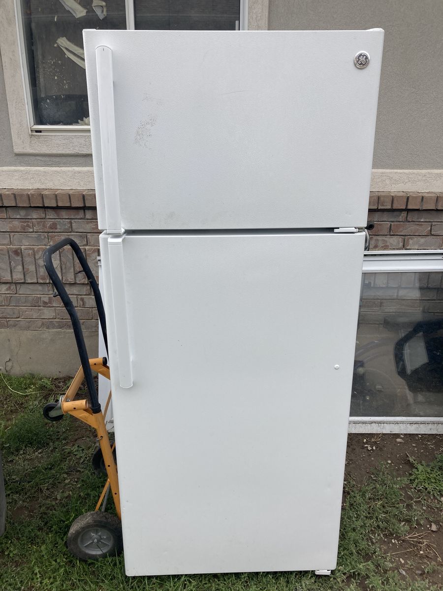 GE Refrigerator