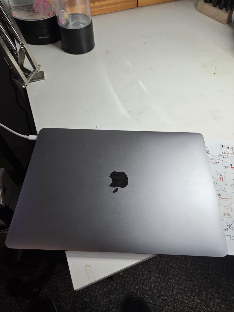 Macbook  Air 13 Inch 2020