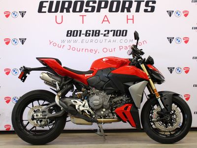 2026 Ducati Streetfighter V2