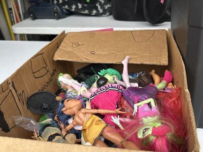 Large community yard sale in Sandy Saturday, June 27 8 AM to 1 PM