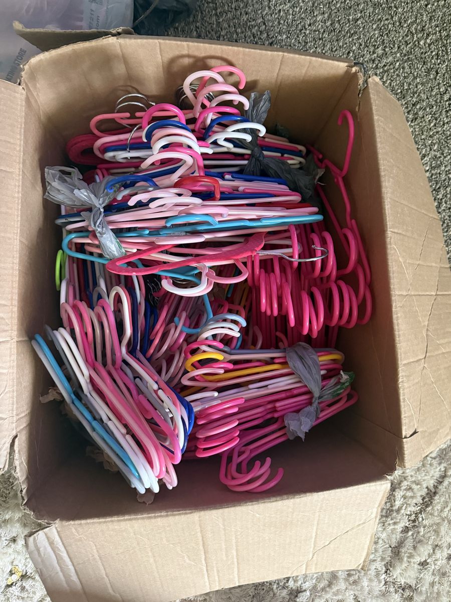 Hangers velvet kids  and plastic 192 box