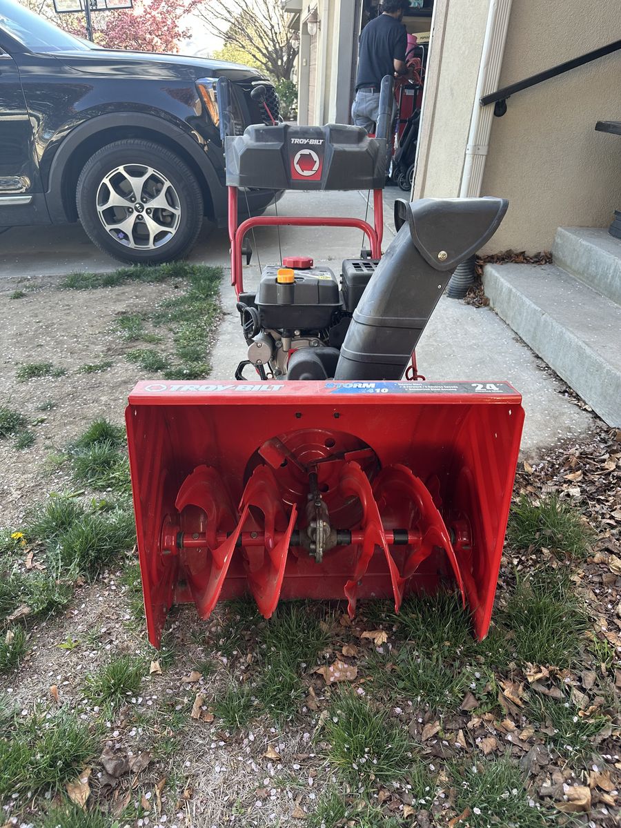 Troy bilt snow blower