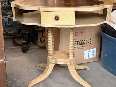 Florentine-style table
