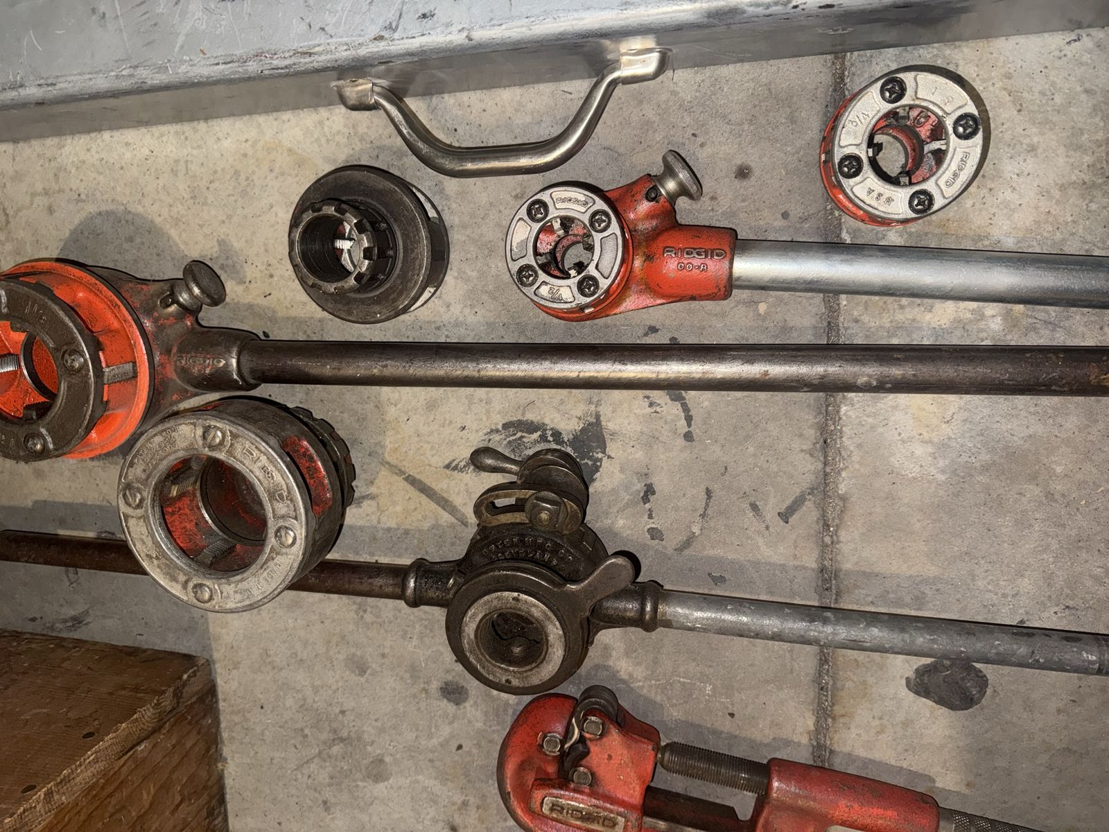 RIDGID Pipe Threading and pipe cutters