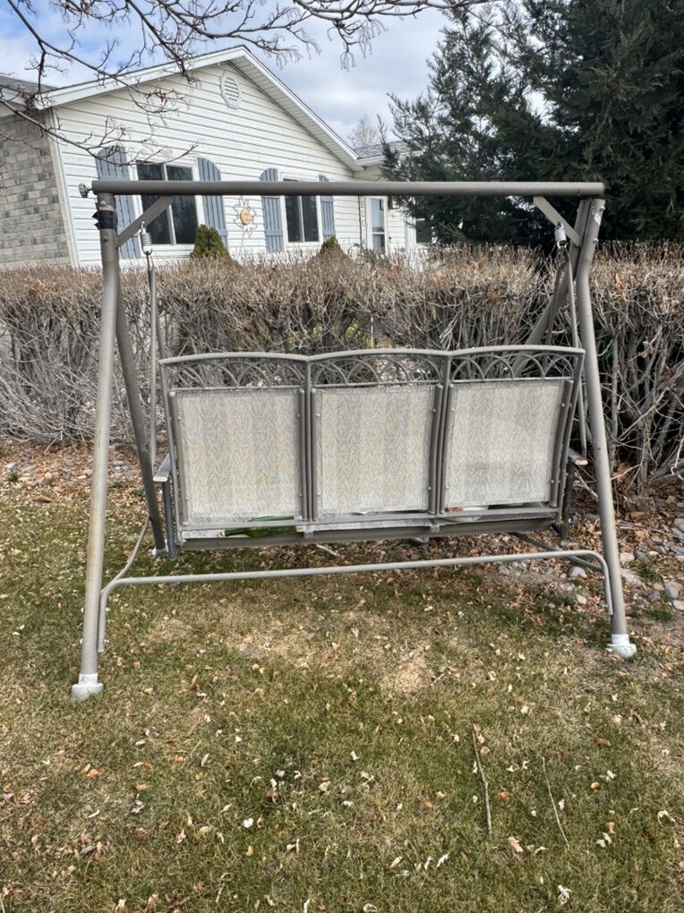 Free For Scrap Metal Chair Swing