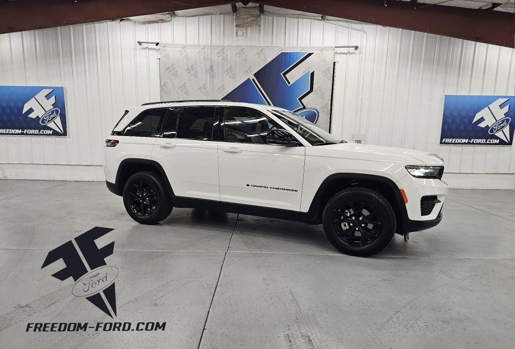 2025 Jeep Grand Cherokee Altitude