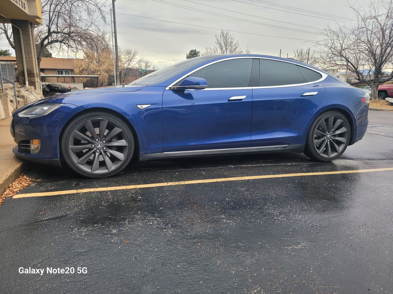 2015 Tesla Model S 90D