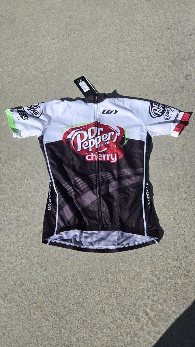 Mens Medium cherry dr pepper Bike Jersey