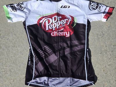 Mens Medium cherry dr pepper Bike Jersey