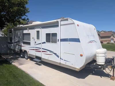 2007 Jayco Jay Feather LGT 29Y – Lightweight Bunkhouse Travel Trailer