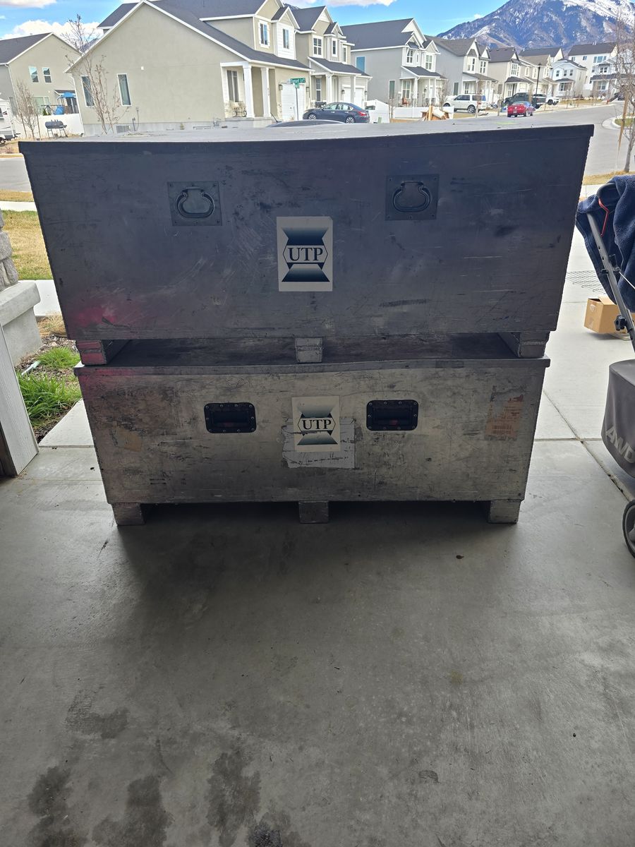 Aluminum equipment containers