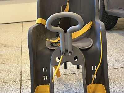 Child's Bicycle Seat, Rear-Mounted, Dark Gray & Yellow, Adjustable Straps