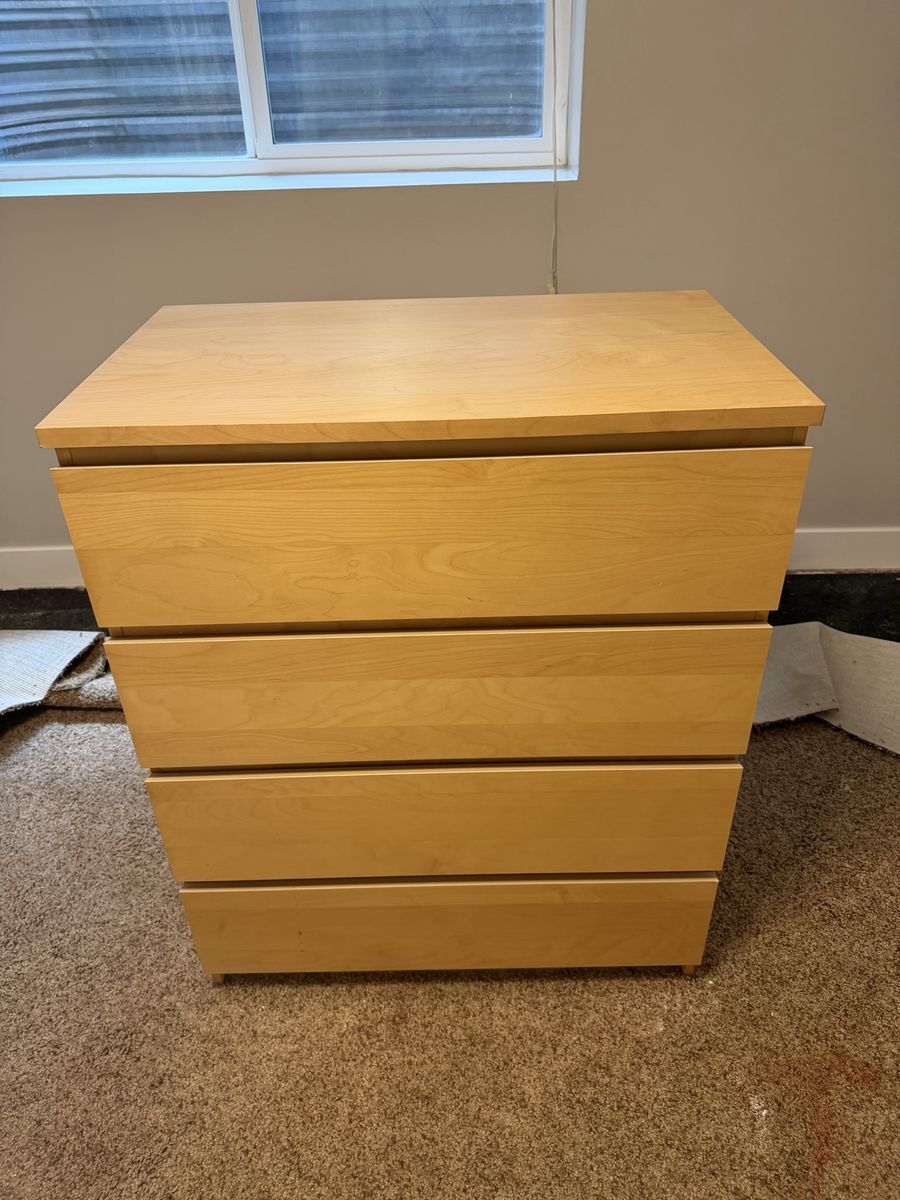Light Wood 4-Drawer Dresser Chest of Drawers
